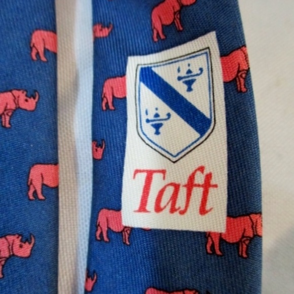 VINEYARD VINES Handmade USA Silk NECK TIE RHINO - Picture 3 of 4